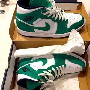 Nike Men's Green and White Sneakers